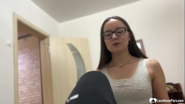 Nonton Hottie With Glasses Rides My Cock thumbnail