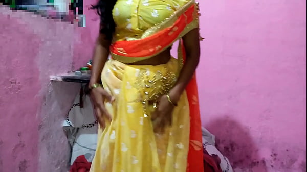 Nonton गाँव के भाभी को गरम करके चुत का पानी निकिला thumbnail