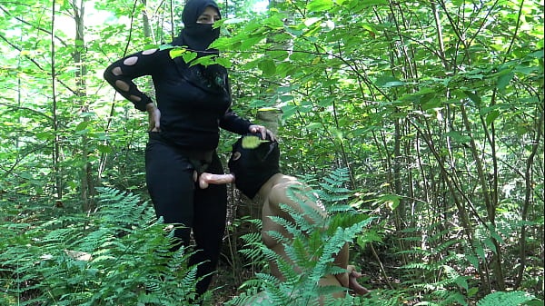 Amateur Arab Turkish Milf Loves To Have Extreme Outdoor Sex With Her Slave thumbnail