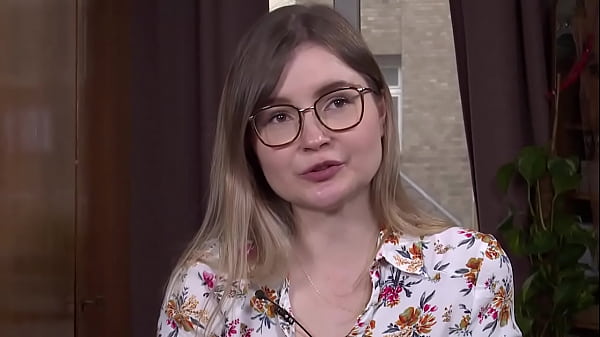 Ersties: Blonde Studentin Liebt Ihre Muschi Und Verw&ouml;hnt Sie Vor Kamera thumbnail