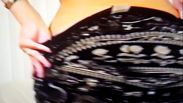 Nonton Hot Latin Wife Takes Huge Cucumber. thumbnail