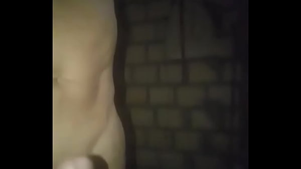 Coroa Bem Dotado Se Masturbando E Ejaculando thumbnail