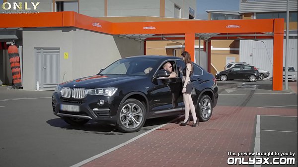 Nonton Only3x Golddigger Presents - Mia Evans Enjoys Rich Cock Very Much - Scene Trailer thumbnail