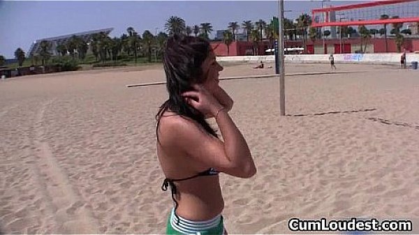 Sexy Brunette Babe Gets Horny Showing thumbnail