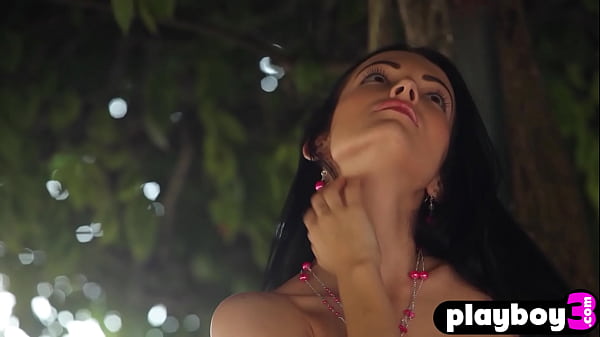 Nonton Cute Chick Sapphira Posed Naked And Revealed Her Beautiful Body thumbnail