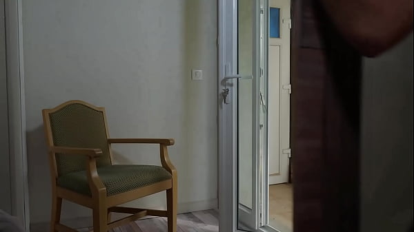 Nonton Nos Maris Ont Du S'absenter Pour Aller Chercher Du Mat&eacute;riel Pour Les Travaux. ... thumbnail