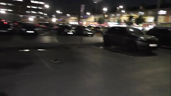 Nonton Housewife Found Bbc While Looking For Her Husband thumbnail