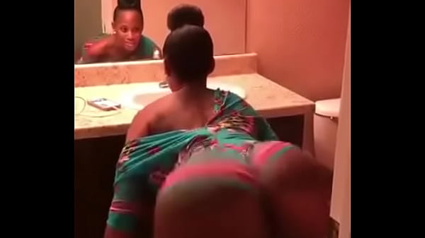 Nonton Sexy Hairbun Big Booty Cutie thumbnail