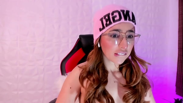 Follando A Una Rubia Caliente Y Traviesa thumbnail