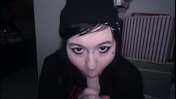 Slutty emogirl suck cock 
