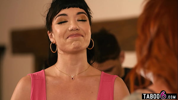 Single Latina Milf With Huge Boobs Goes To A Wedding To Fuck A Stepson thumbnail