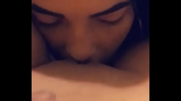 Lamiendo Vagina thumbnail