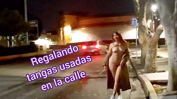 Tifanny Jugando Con Suscriptores Por La Ciudad thumbnail