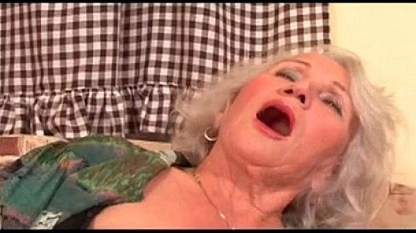 Long White Dick Roughly Fucks Her Pink Pussy 17 thumbnail