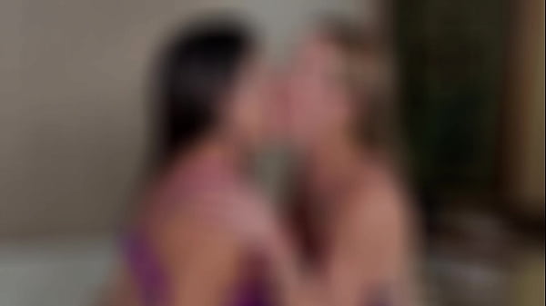 Nonton Fui Na Festa De Swing E 2 Amigas Me Chamaram Pro Quarto thumbnail