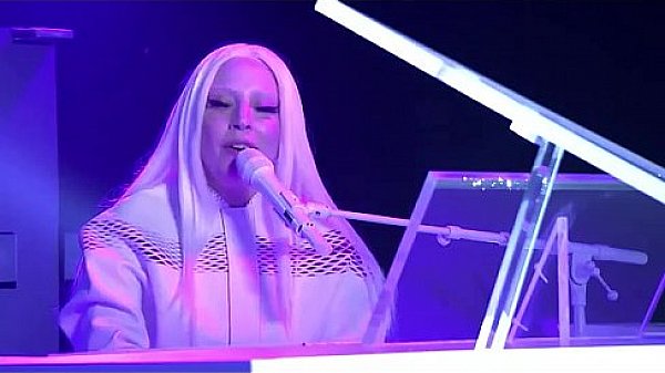 Lady Gaga - Artpop (live On The Tonight Show) thumbnail