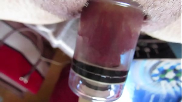 Nonton Big Clit Pumping thumbnail