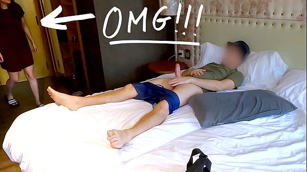 Nonton Cock Flash In Public! Young Maid Caught Me Jerking Off While She Was Cleaning The Room And Decided To Fuck Me - Sexual Roleplay thumbnail