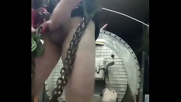 Только железные цепи могут заставить этого гея не кончить прямо на пол во время мастурбации! ( у него маленький член! лооооооол!) thumbnail