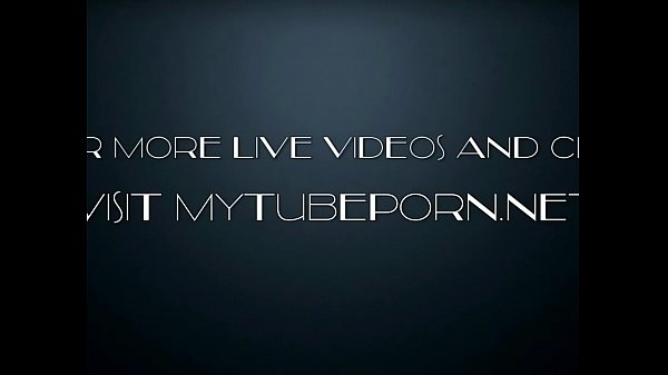 Nonton Super Hot Babe Cums While Masturbating In The Shower thumbnail