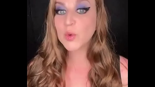 What do you think? #fmeyes #hotwife #mombod #blueeyes #MyPrecious 