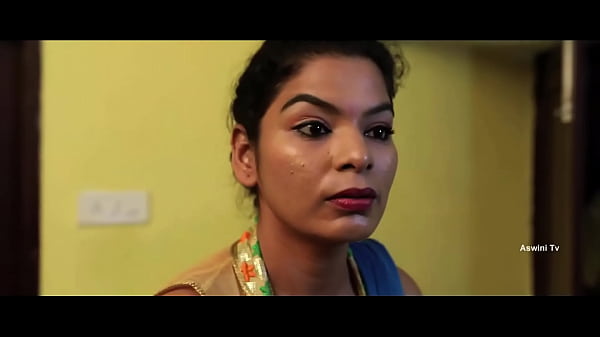 Desi Tamil Aunty Bathing And Showing It thumbnail