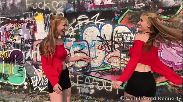 Harp Twins Moviendo El Culo thumbnail