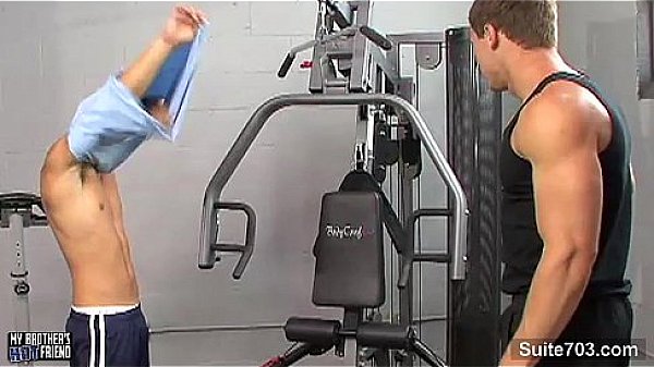 Hot gays fucking asses in the gym 