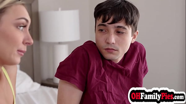 Sexy teen Chloe Temple gave a perfect blowjob before hardcore pussy fucking 