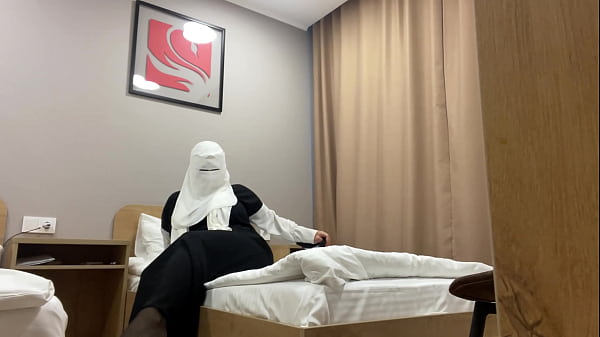 Arab stepmom in pantyhose gives JOI 