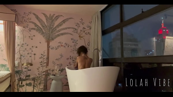 Comendo A Gata Na Banheira ( C&acirc;mera Escondida ) thumbnail