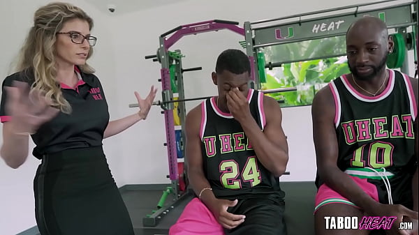 Nonton Hot Milf Lori Lace Gangbanged By Basketball Team thumbnail