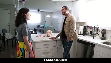 Nonton Perfect Mother's Day Gift Becomes A Family Affair thumbnail