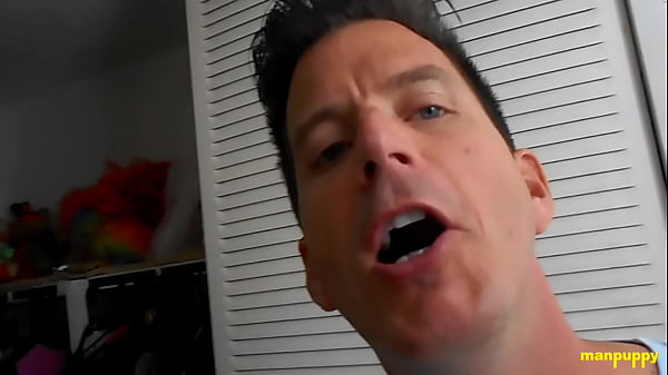 Giant Gym Hunk Dominates With His Feet thumbnail