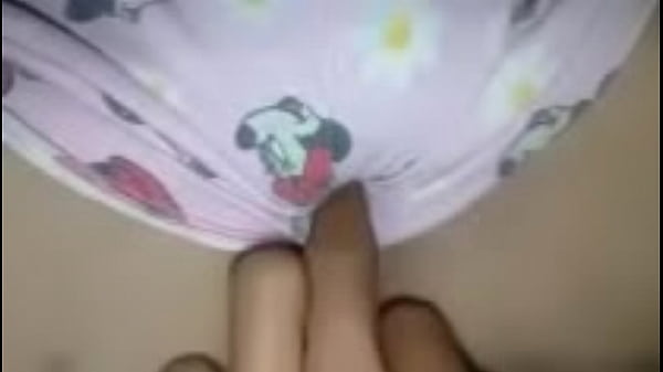 แหกหีสาวสวยเสียวควยมาก 