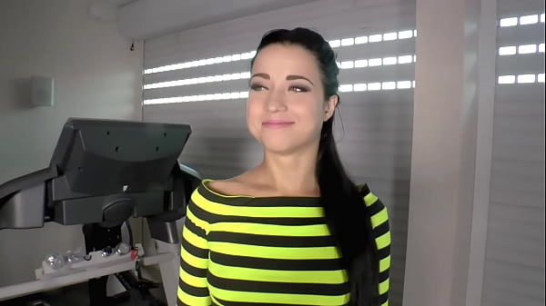 Nonton Athletic Taissia Shanti Fucks A Huge Dick In The Gym thumbnail