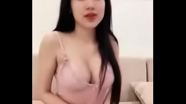 Nonton Hotgirl Uplive Big Boob Sexy Dance 18 thumbnail