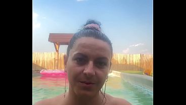 Sexy Bikini Pool Dance &ndash; Curvy Milf Booty Shake thumbnail