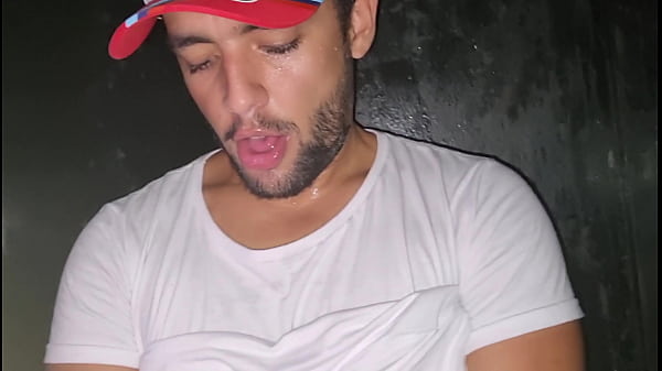 macho comedor de rabo me fodeu e gozou 