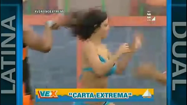 Nonton Claudia Ramirez Muestra M&aacute;s De La Cuenta En Verano Extremo thumbnail