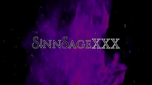 Nonton Cougar Sinn Sage Dildo Drilling Her Twat While Vibes Her Pink Clit! thumbnail