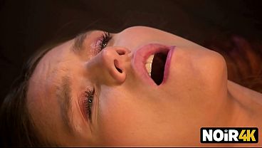 Noir4k virtual beauty with a hot pussy