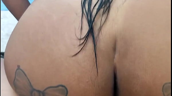 O Jovem Madrastra Est&aacute; Fodido Na Piscina Por Enteado thumbnail