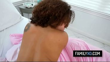 Shy babe ask stepdad to take her virginity - Willow Ryder