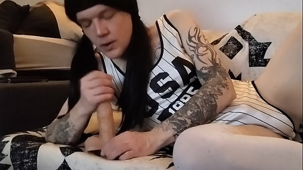 T-girl jerking 