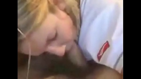 Que rico lo chupa esta morrita
