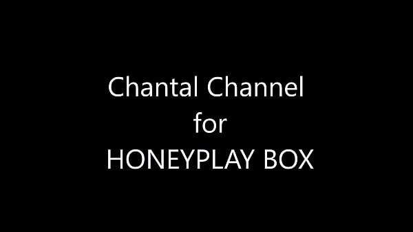 Nonton Chantal Squirt With Her New Sex Toy thumbnail