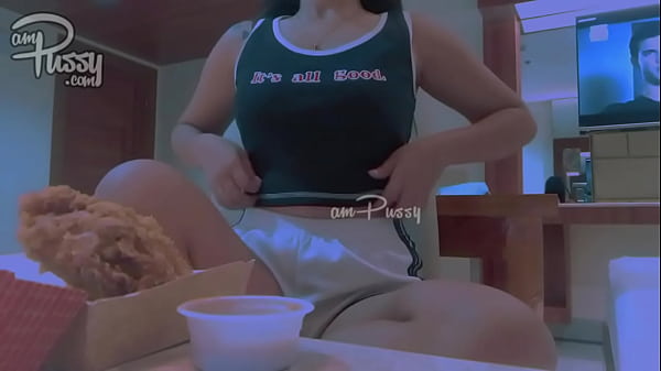 Asian Amateur Girl Is Eating Food Naked thumbnail