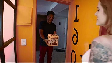 Um f&atilde_ gringo resolveu me trazer um presente de natal e acabamos na cama com o corninho s&oacute_ olhando!