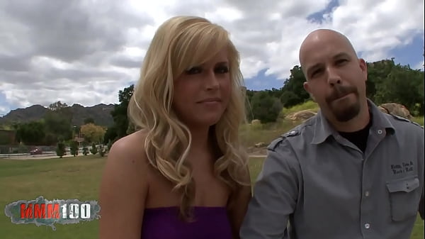 Nonton Blonde Milf Cheating Her Boyfriend thumbnail